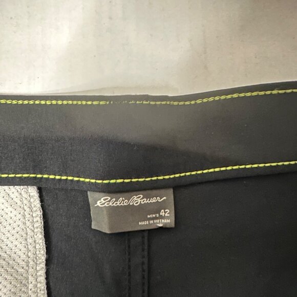 Eddie Bauer Shorts Mens 42 MR Takeoff Chino Shorts Black w Pockets NWT - Picture 5 of 8